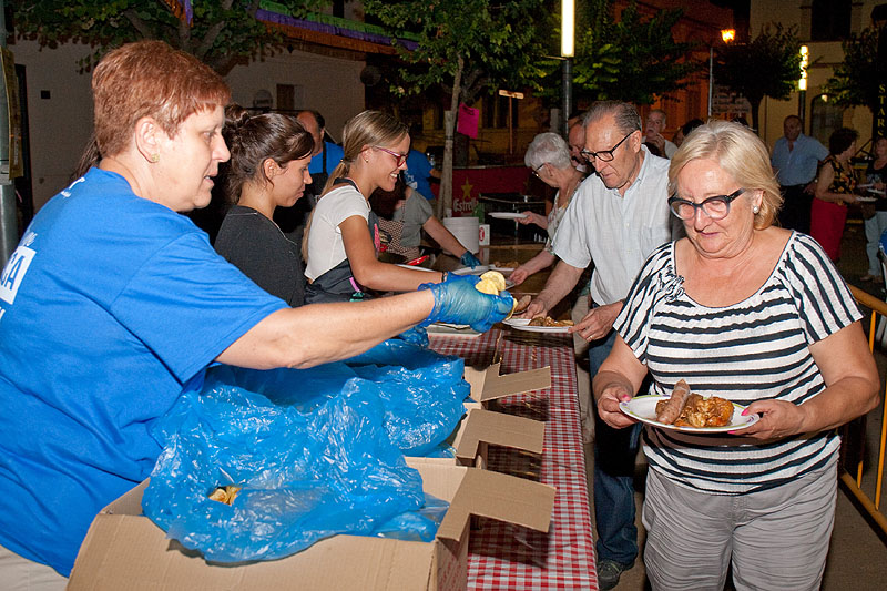 04-08-16-festa-major-caldes-de-malavella-sopar-popular-26