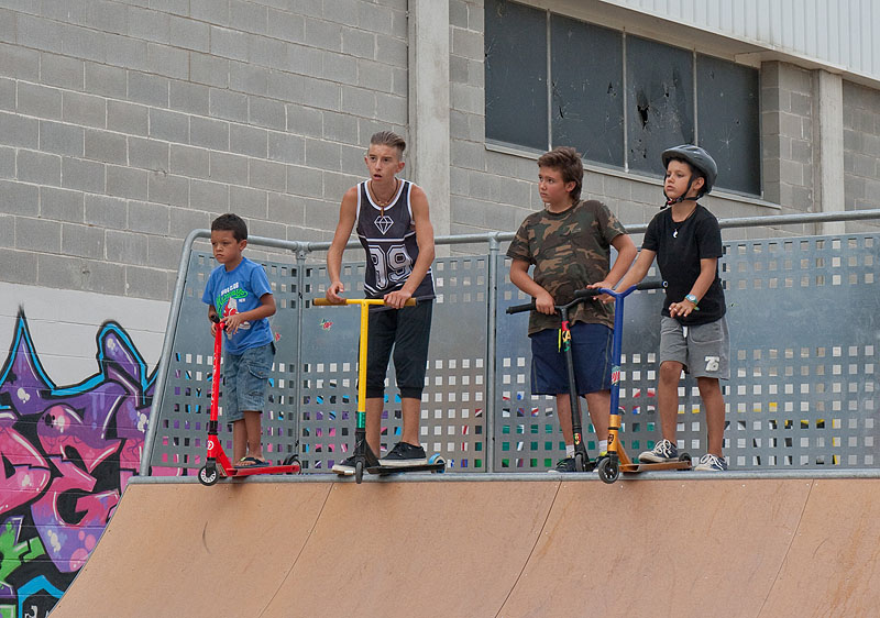 05-08-16-festa-major-baixada-longboard-16