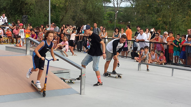 05-08-16-festa-major-baixada-longboard-31